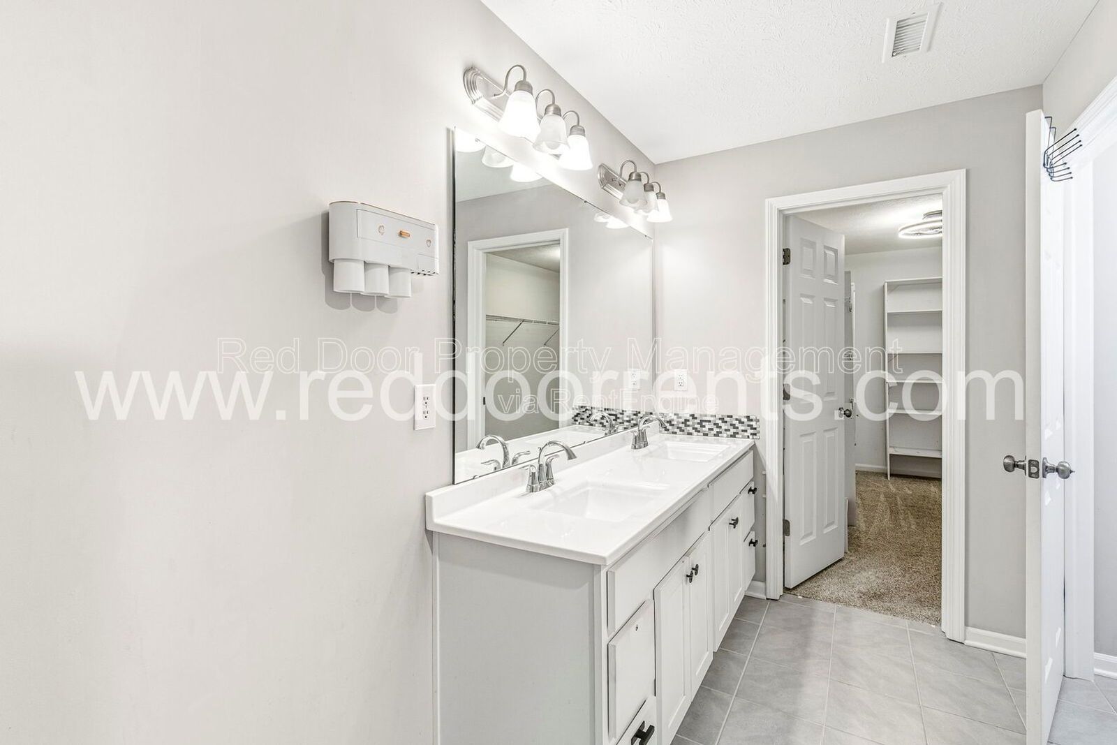 ✨ Two-Year Lease Advantage ✨ Stunning 5‑Bedroom Family Home in Vibrant Brownsburg Community property image