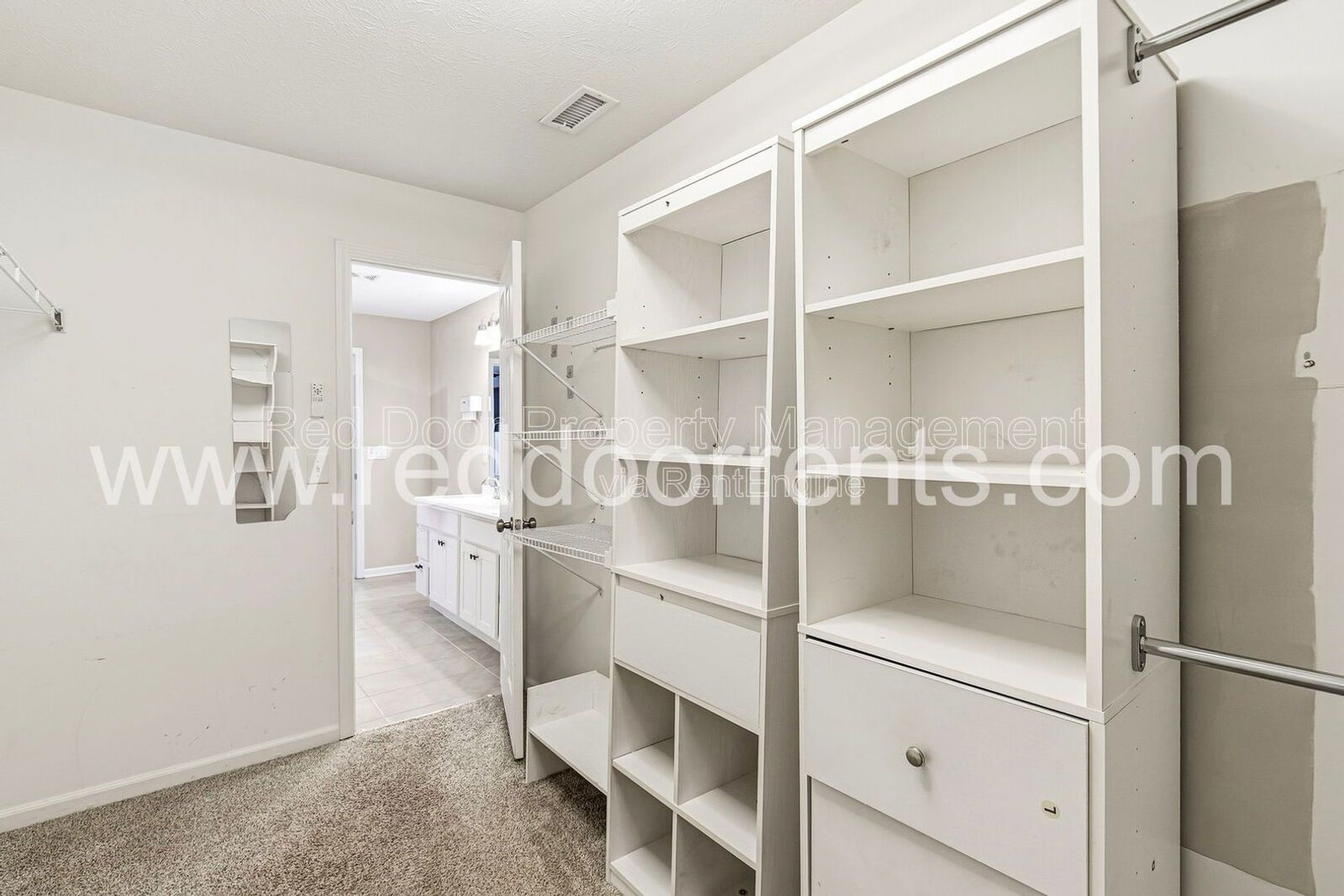 ✨ Two-Year Lease Advantage ✨ Stunning 5‑Bedroom Family Home in Vibrant Brownsburg Community property image