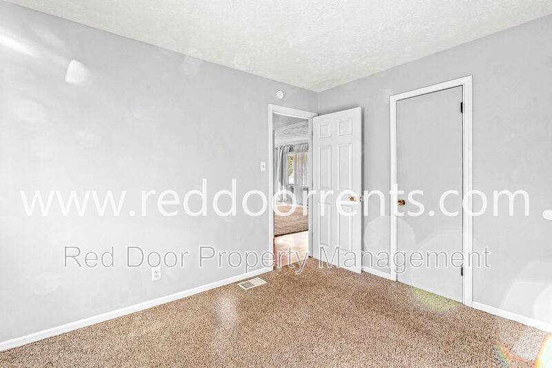 Coming Soon! Check out this adorable and affordable 2 bedrooms/1 full bath home! property image