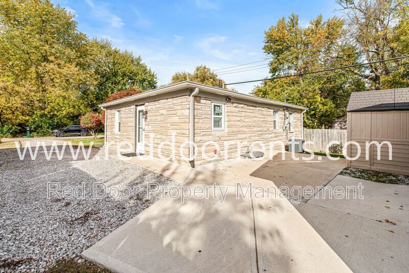 Coming Soon! Check out this adorable and affordable 2 bedrooms/1 full bath home! property image