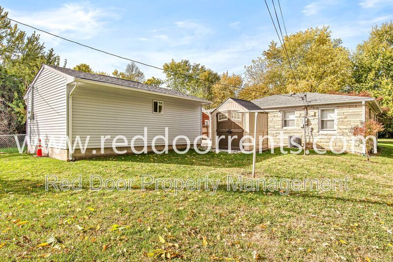 Coming Soon! Check out this adorable and affordable 2 bedrooms/1 full bath home! property image