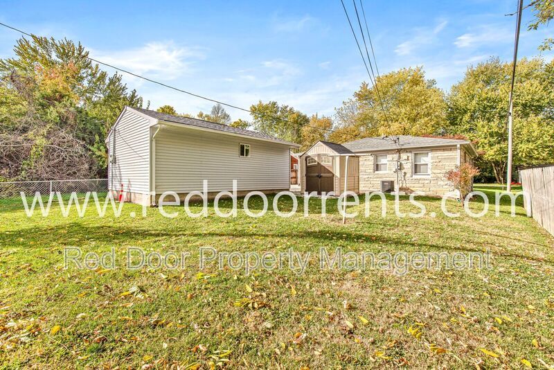 Coming Soon! Check out this adorable and affordable 2 bedrooms/1 full bath home! property image