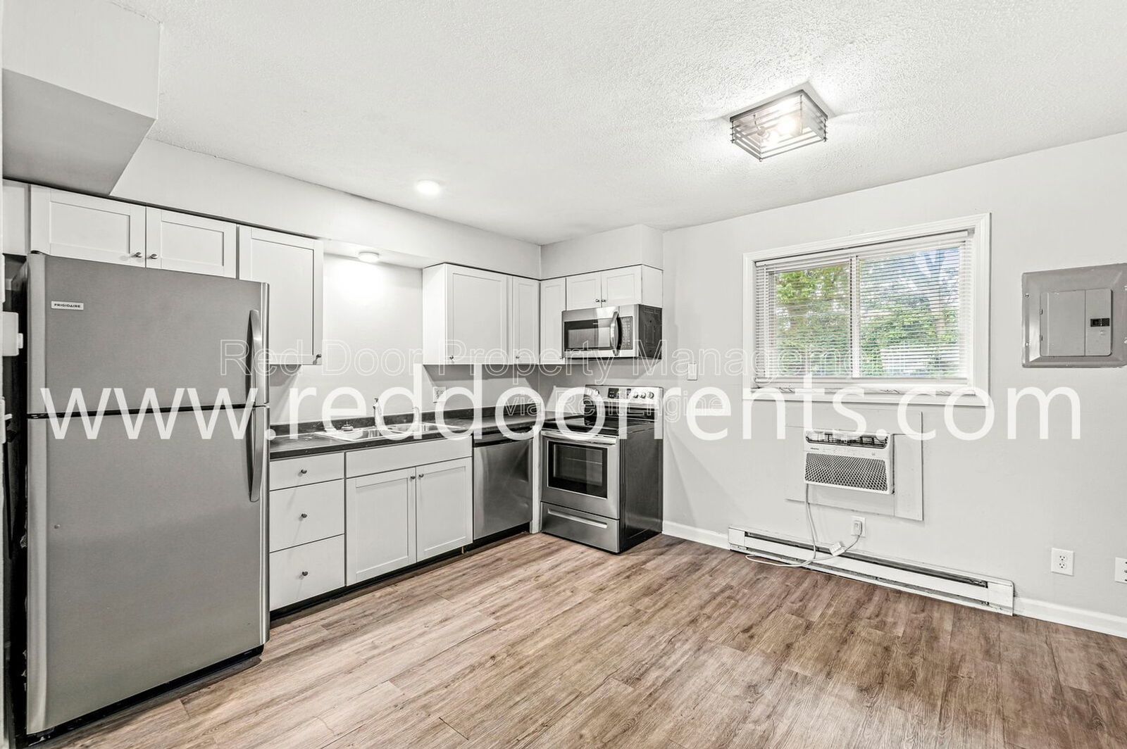 MOVE IN SPECIAL: HALF OFF THE FIRST MONTH’S RENT!! property image