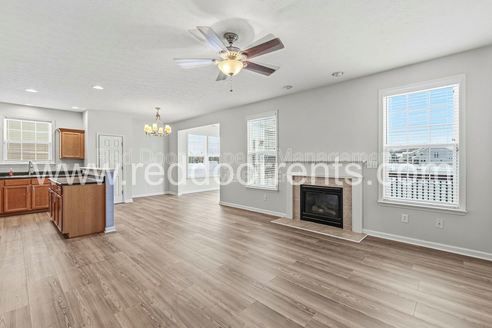 ✨ MOVE-IN SPECIAL: HALF OFF THE FIRST MONTH’S RENT!! ✨ property image