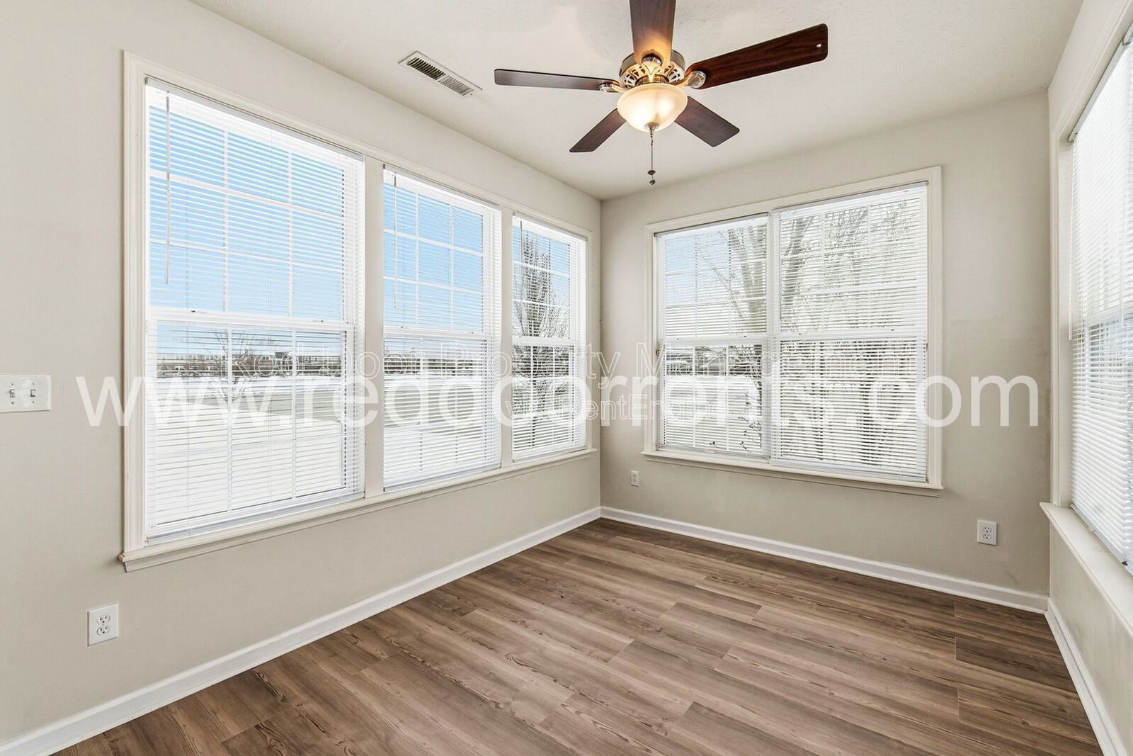 ✨ MOVE-IN SPECIAL: HALF OFF THE FIRST MONTH’S RENT!! ✨ property image