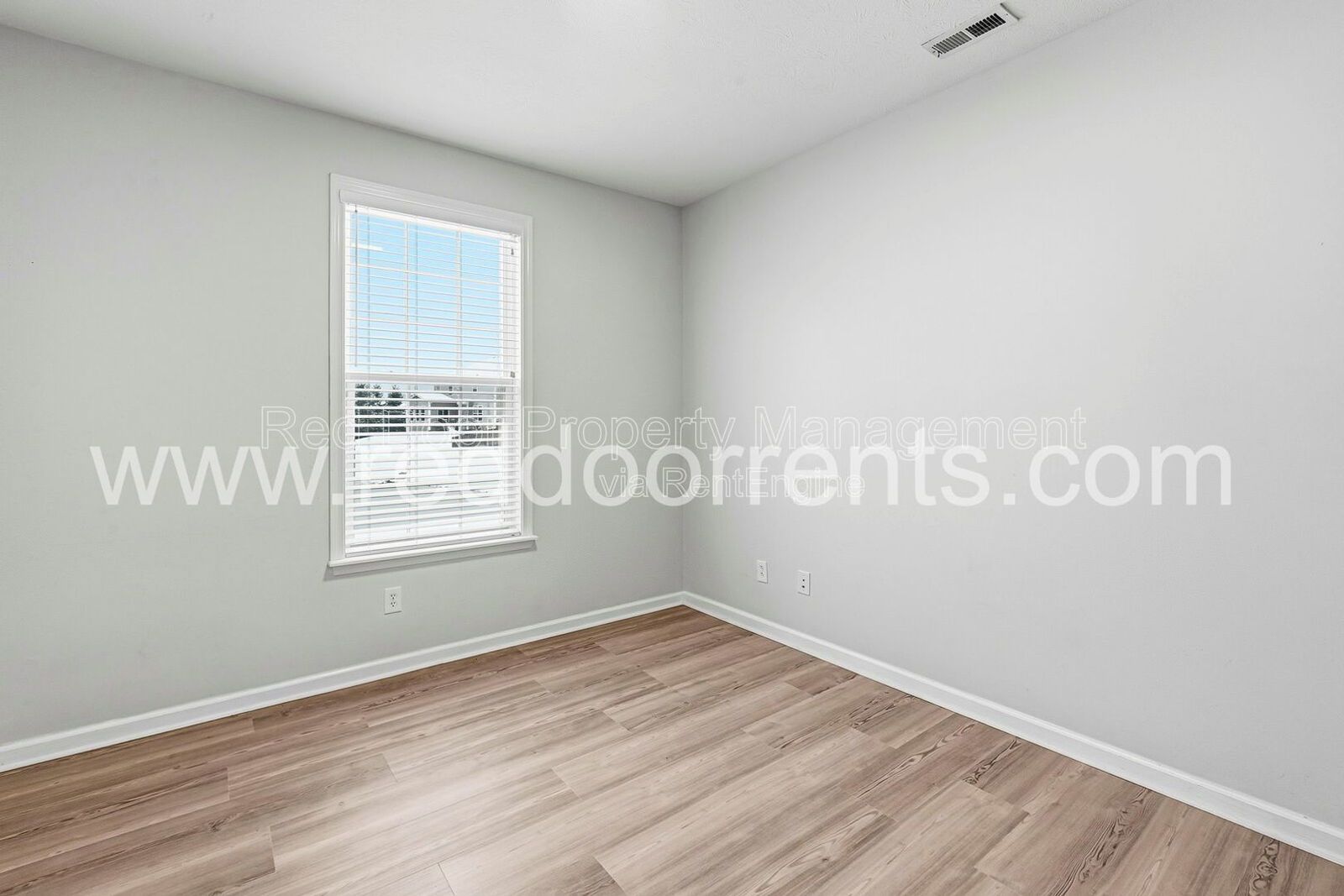 ✨ MOVE-IN SPECIAL: HALF OFF THE FIRST MONTH’S RENT!! ✨ property image