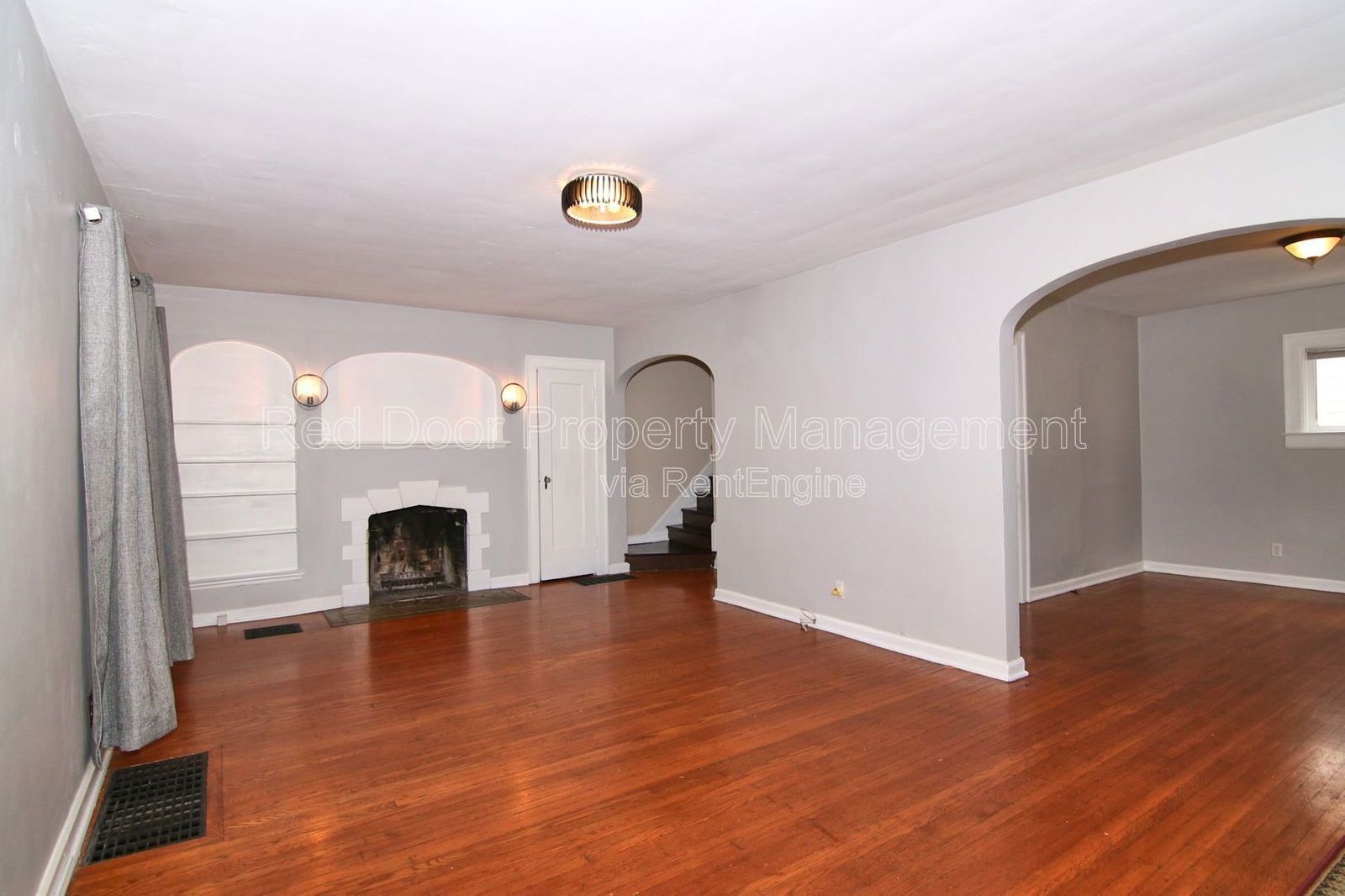 Coming Soon! Spacious 3-Bed Duplex with Updated Kitchen & Hardwood Floors! property image