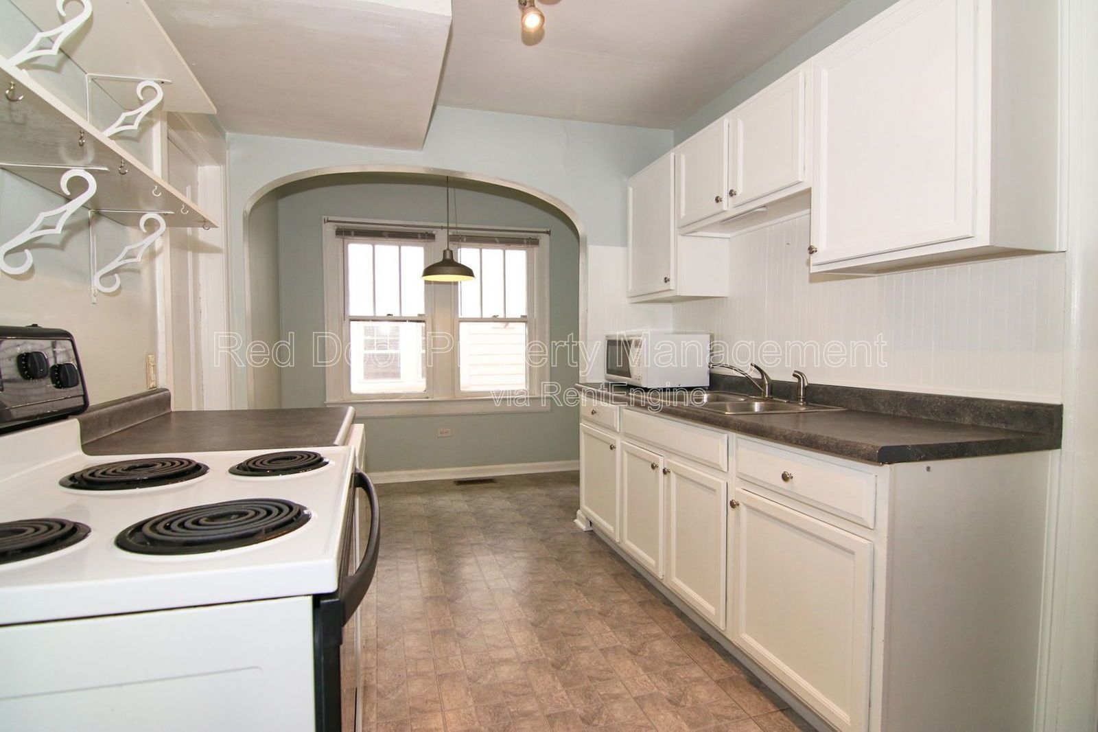 Coming Soon! Spacious 3-Bed Duplex with Updated Kitchen & Hardwood Floors! property image