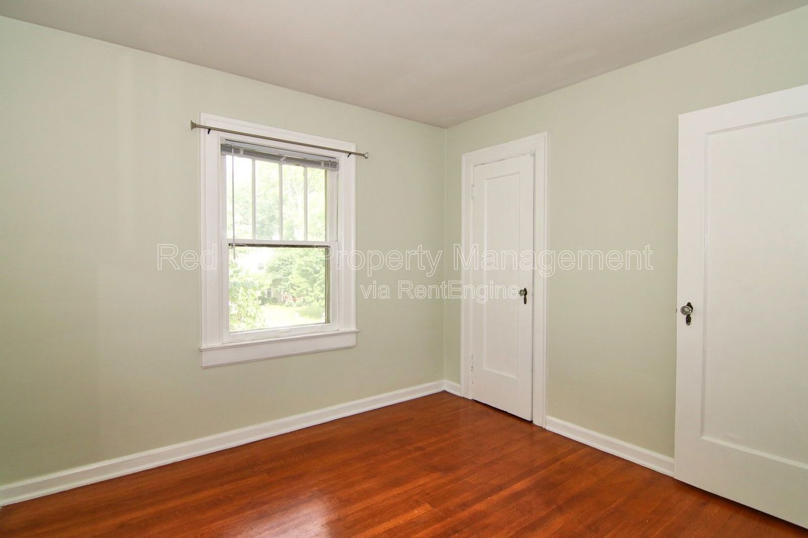 Coming Soon! Spacious 3-Bed Duplex with Updated Kitchen & Hardwood Floors! property image