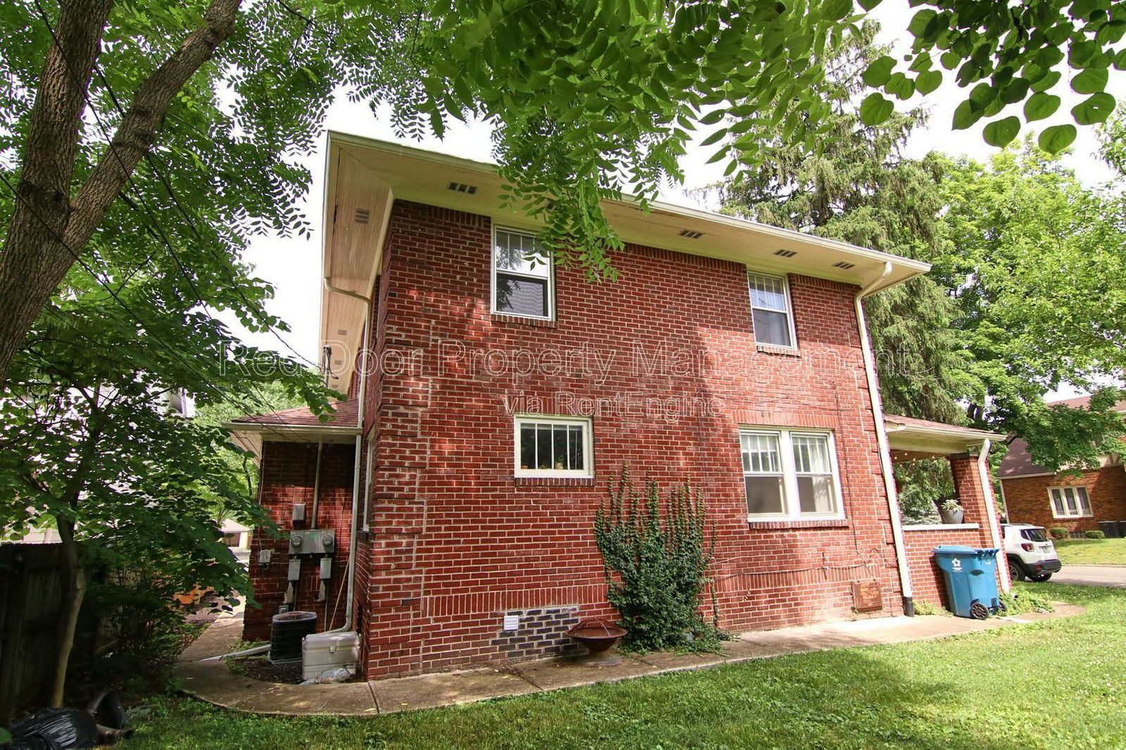 Coming Soon! Spacious 3-Bed Duplex with Updated Kitchen & Hardwood Floors! property image