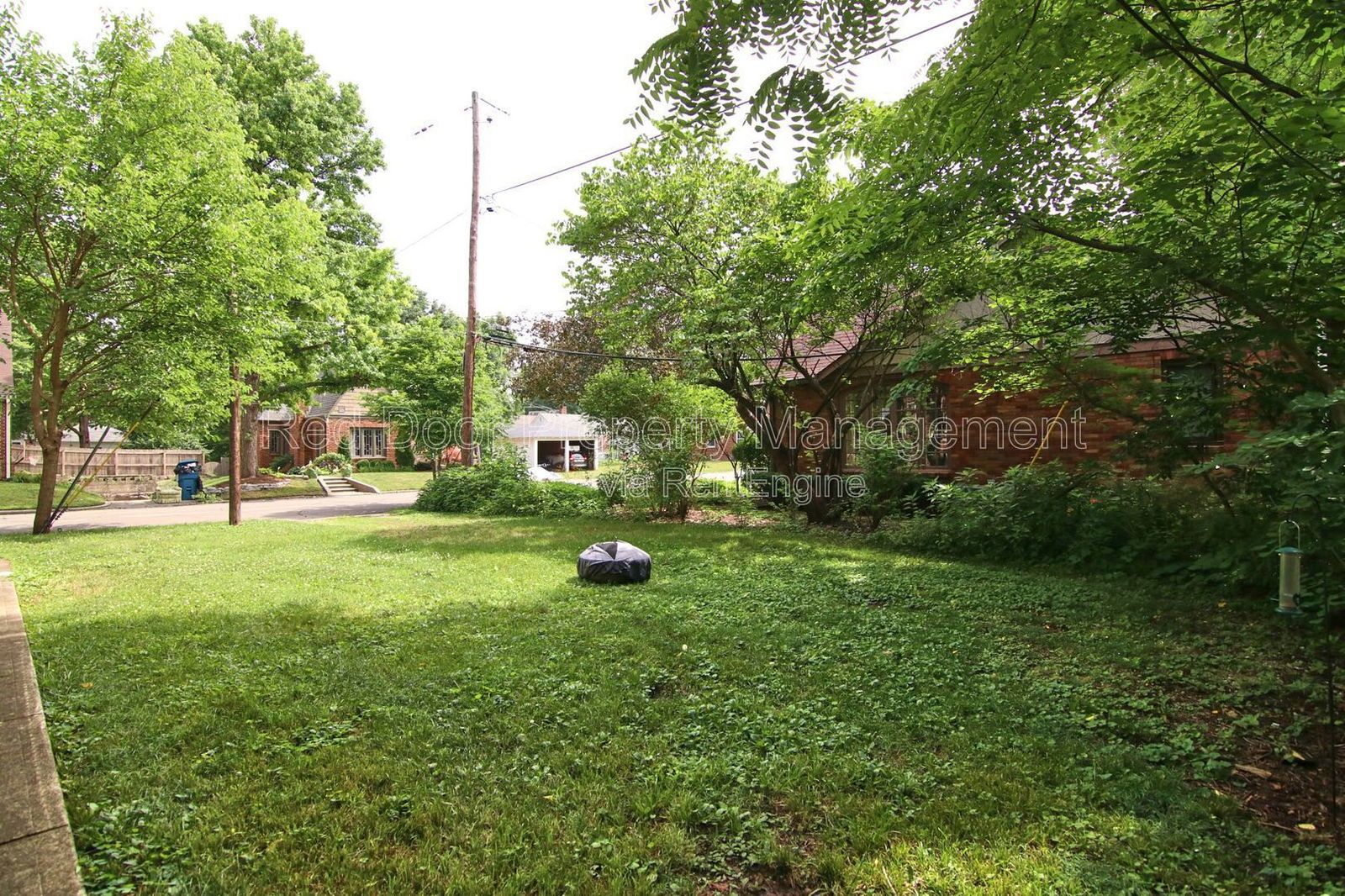 Coming Soon! Spacious 3-Bed Duplex with Updated Kitchen & Hardwood Floors! property image