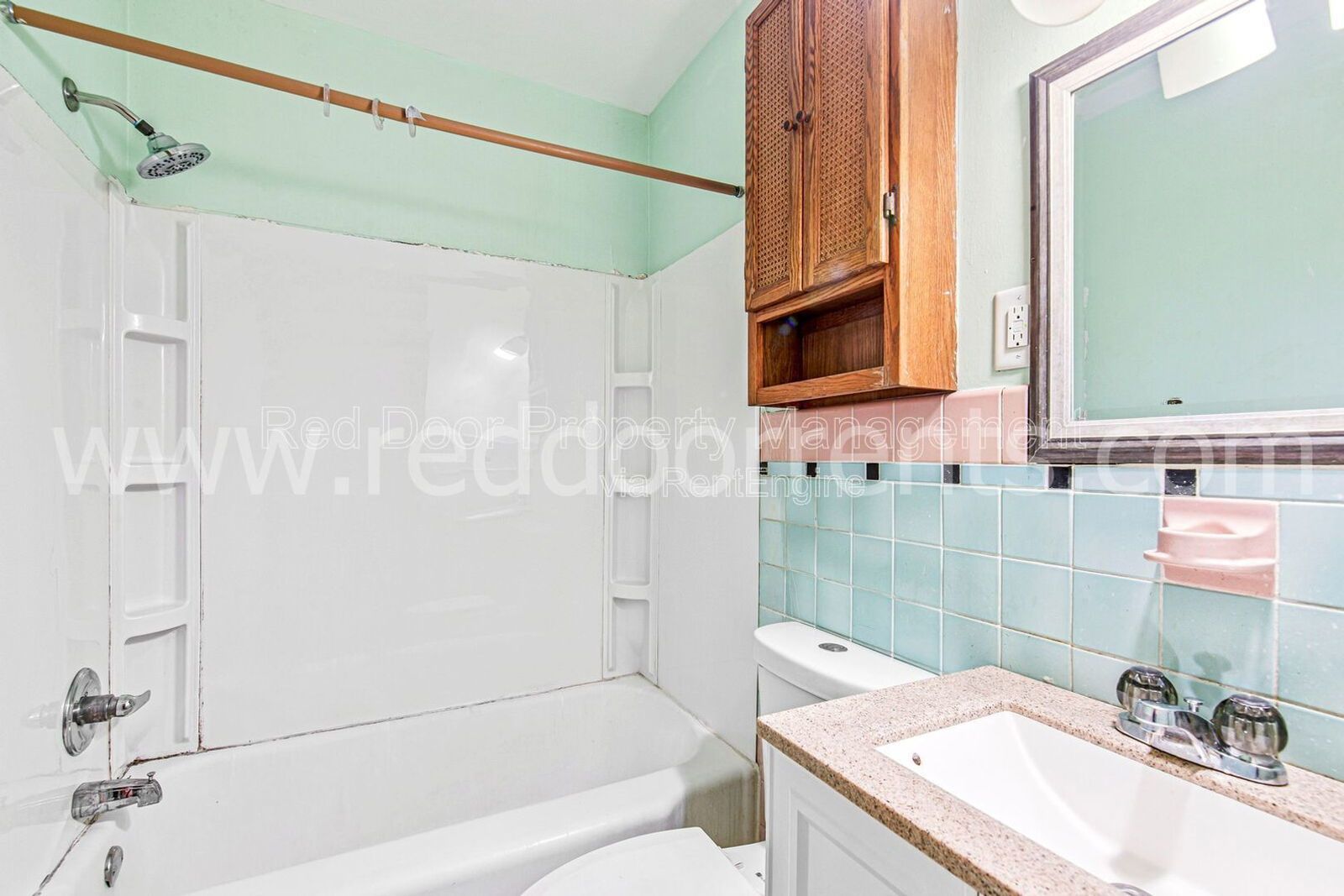 Charming 3-Bed Home with Separate Carriage Units in Indianapolis property image