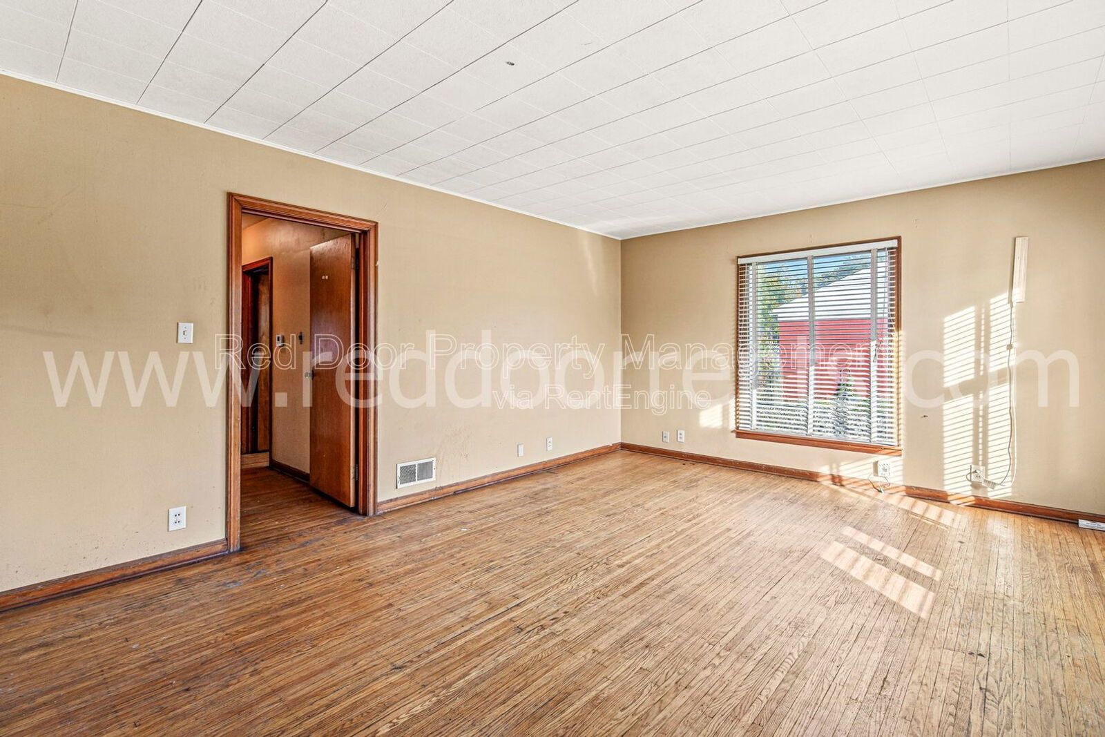 Charming 3-Bed Home with Separate Carriage Units in Indianapolis property image