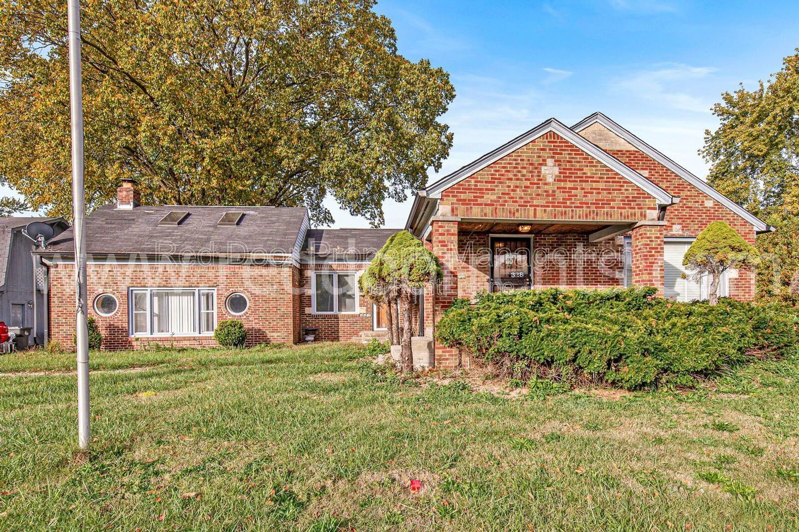 Charming 3-Bed Home with Separate Carriage Units in Indianapolis property image