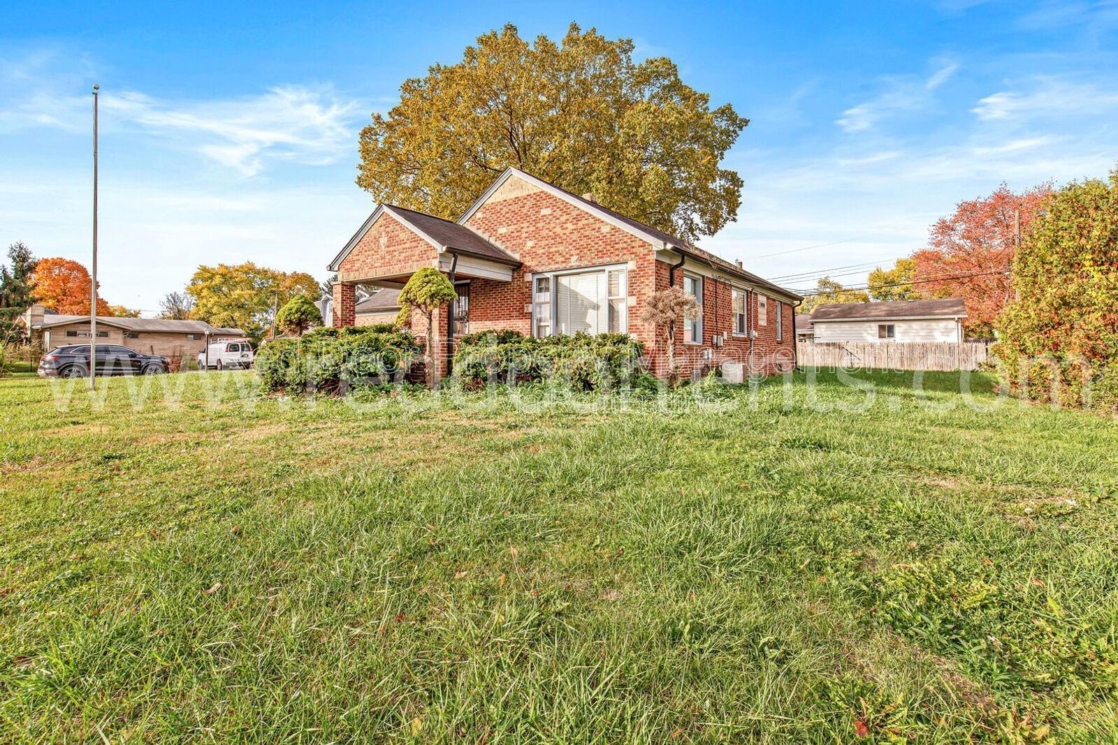 Charming 3-Bed Home with Separate Carriage Units in Indianapolis property image