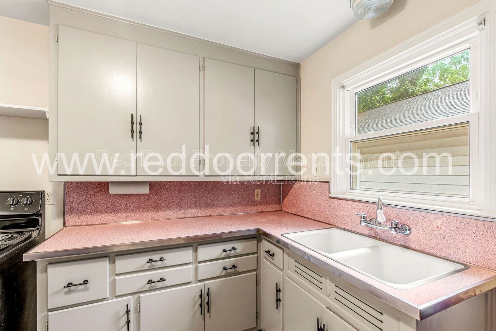 Cozy 2-Bed Bungalow Near Broad Ripple & Fall Creek! property image