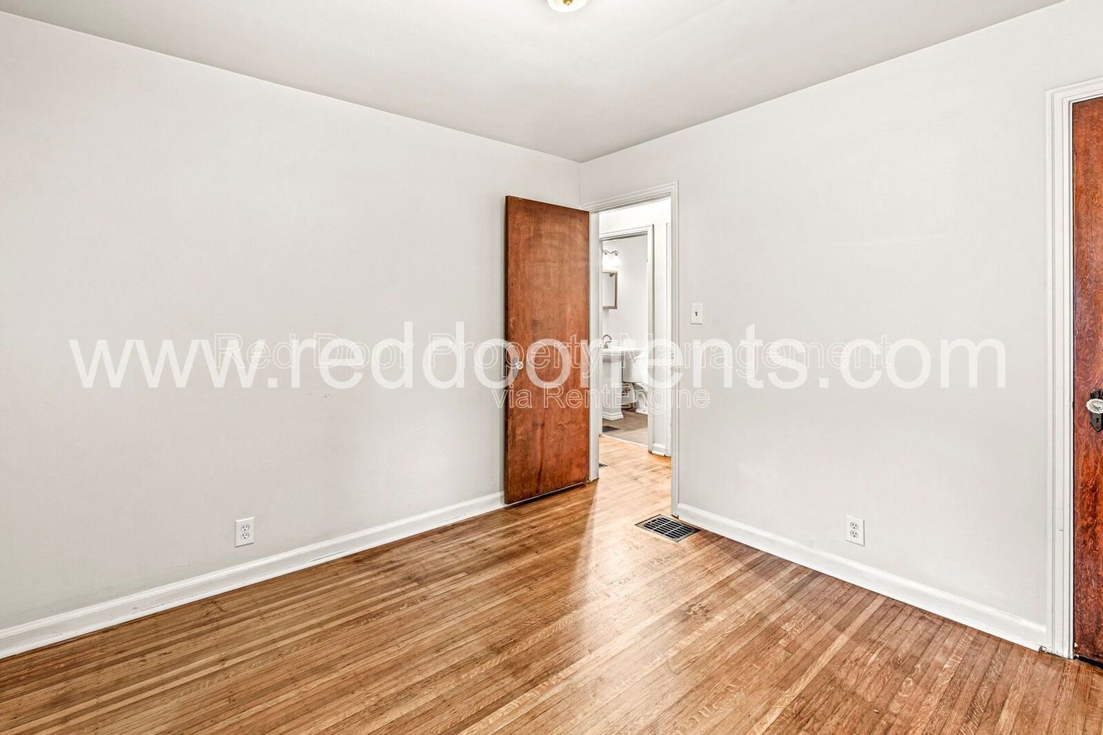 Cozy 2-Bed Bungalow Near Broad Ripple & Fall Creek! property image