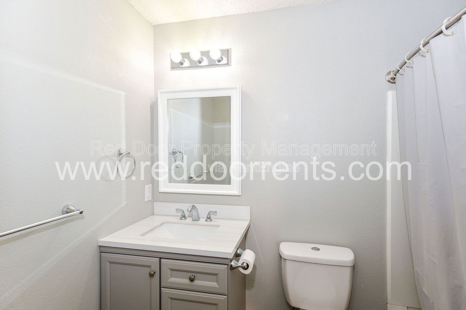 Coming Soon! - Charm and Convenience: Your Ideal Home in Noblesville! property image