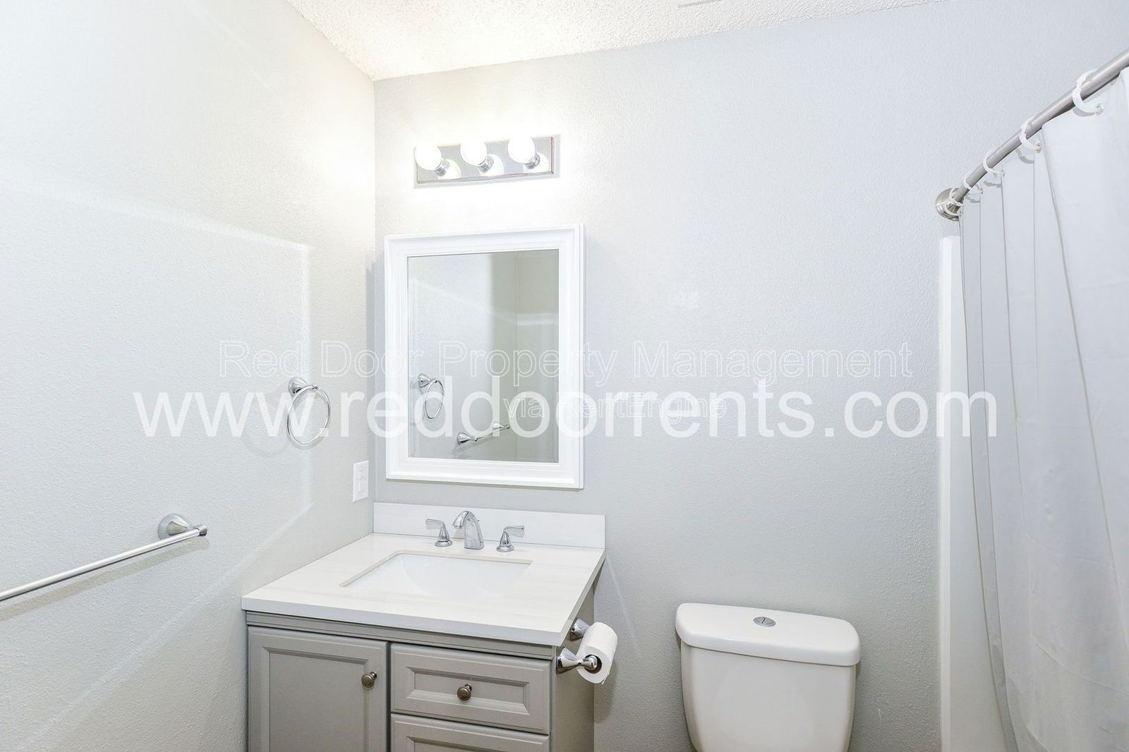 Coming Soon! - Charm and Convenience: Your Ideal Home in Noblesville! property image