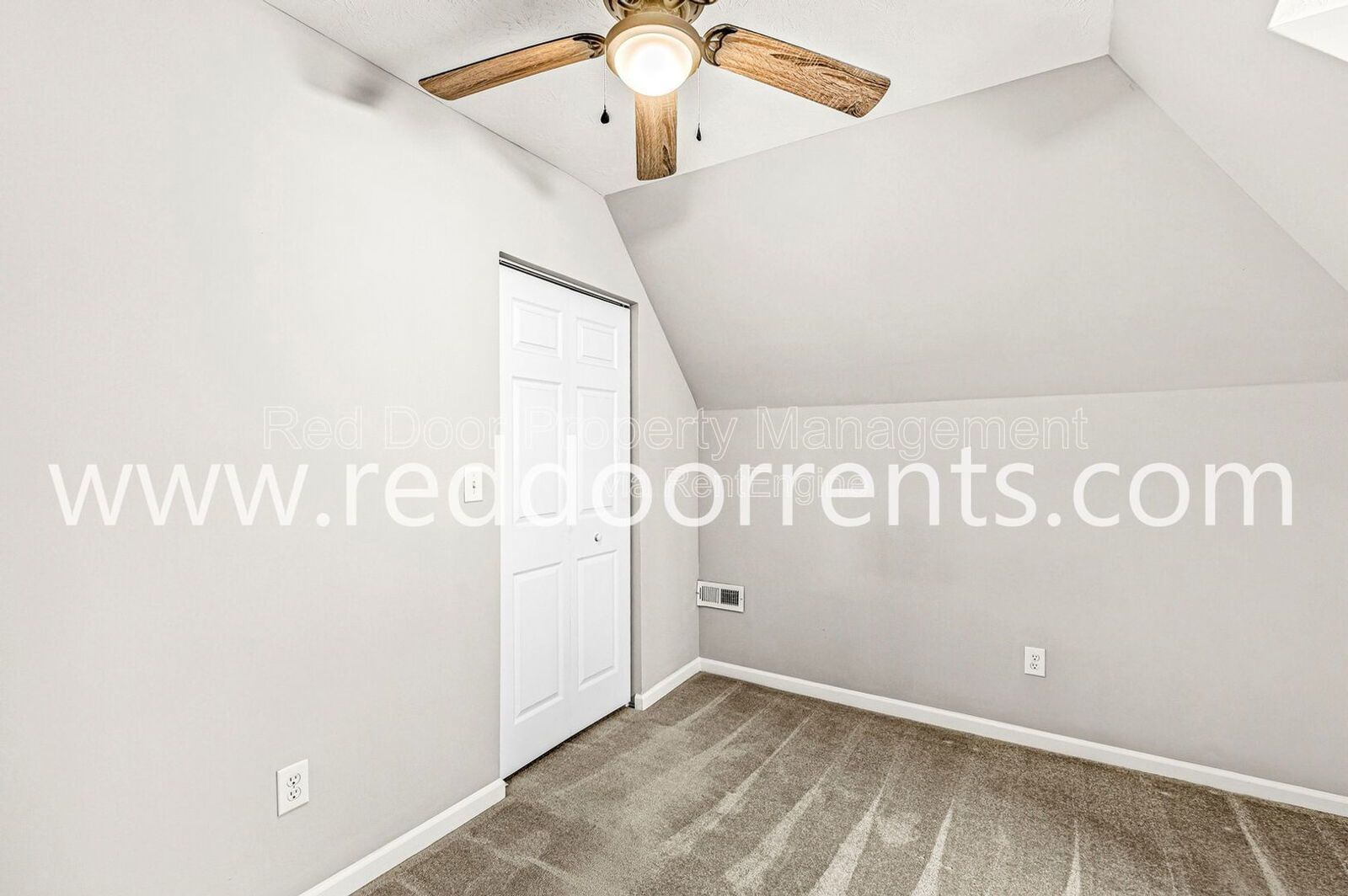 ✨Now Accepting Section 8!! ✨ Triplex Near Downtown Indianapolis property image