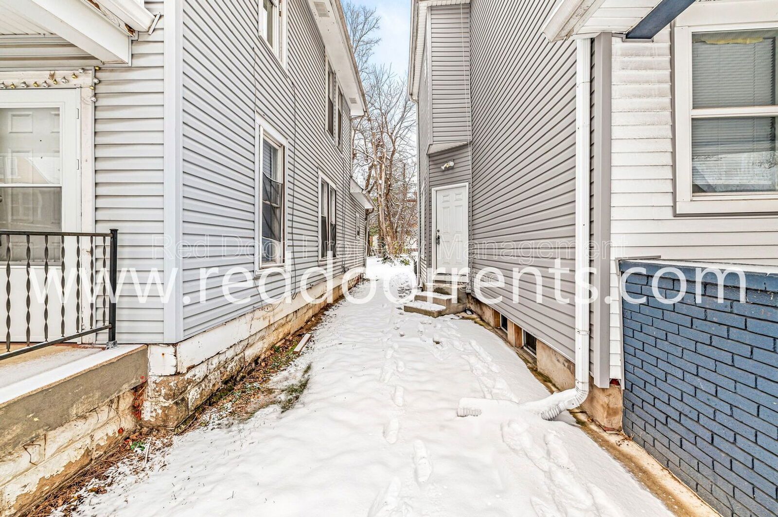 ✨Now Accepting Section 8!! ✨ Triplex Near Downtown Indianapolis property image