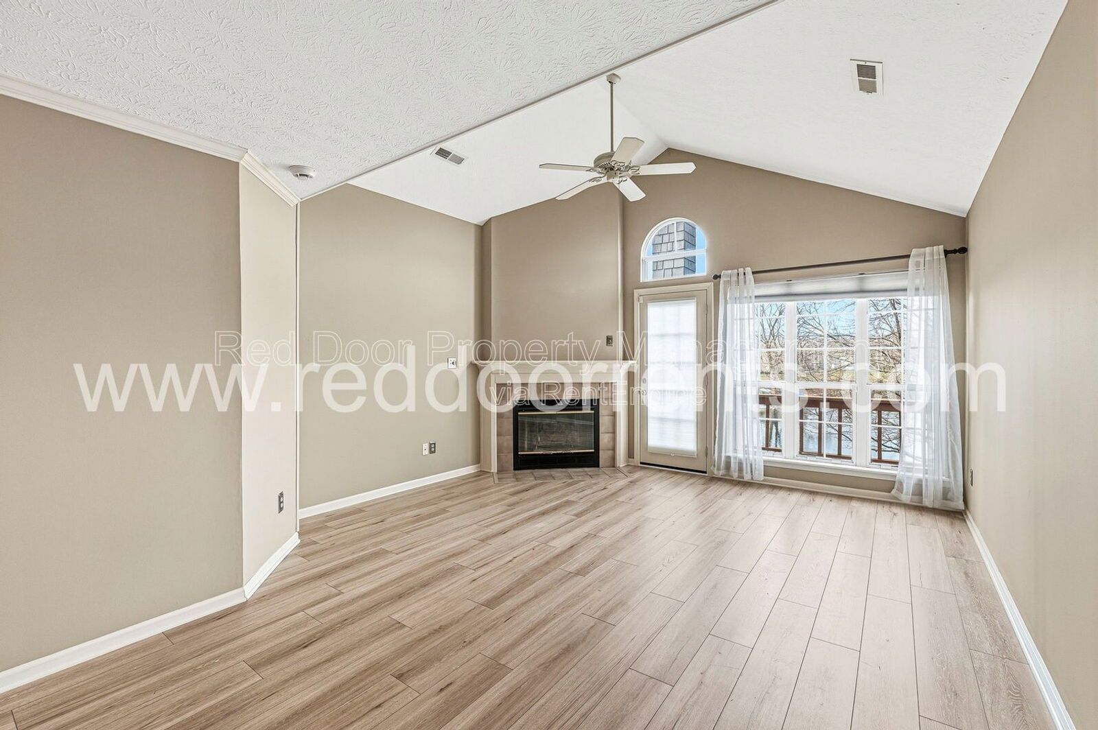 Stylish Waterfront Living Near Keystone at the Crossing property image