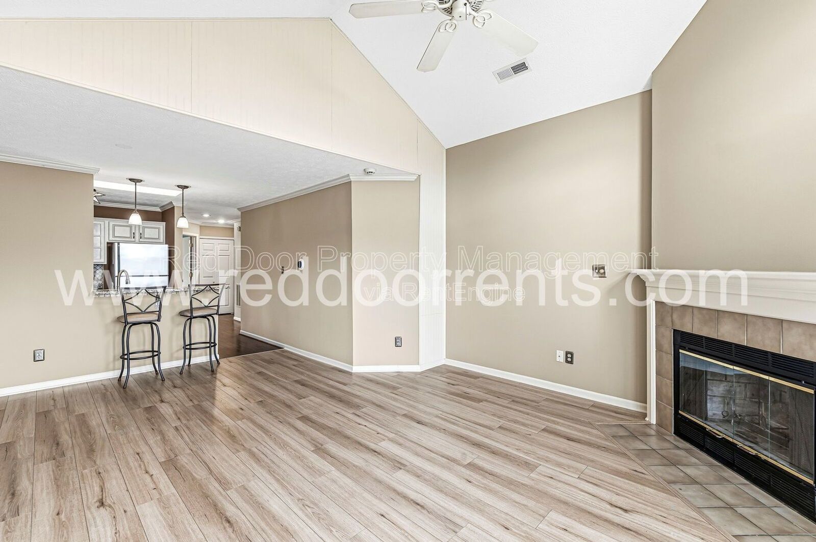 Stylish Waterfront Living Near Keystone at the Crossing property image