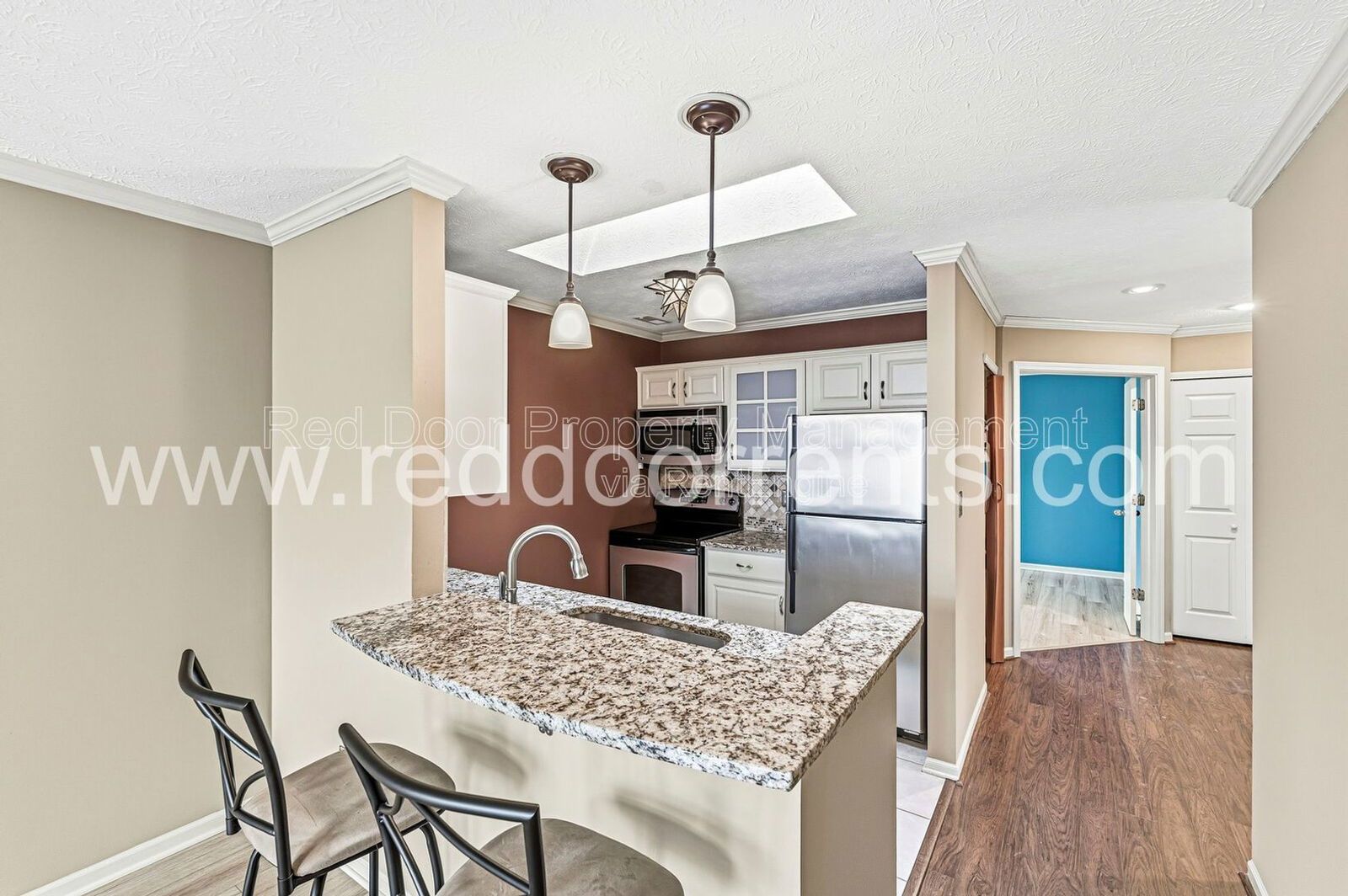 Stylish Waterfront Living Near Keystone at the Crossing property image