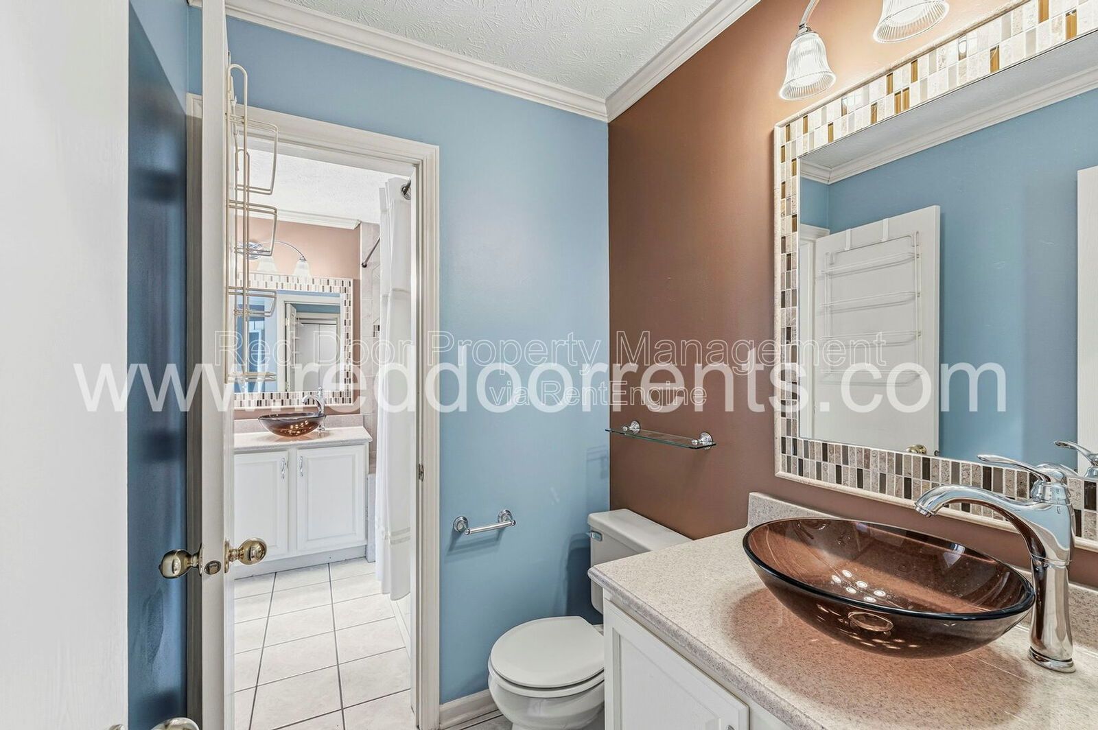 Stylish Waterfront Living Near Keystone at the Crossing property image