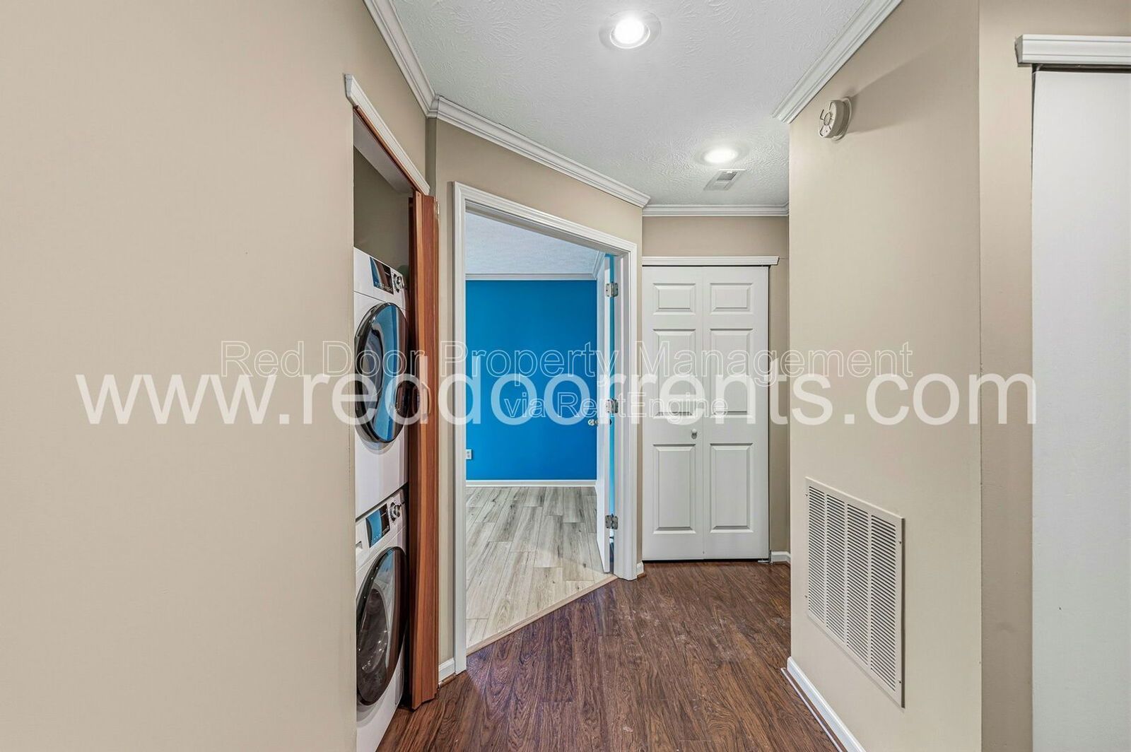 Stylish Waterfront Living Near Keystone at the Crossing property image