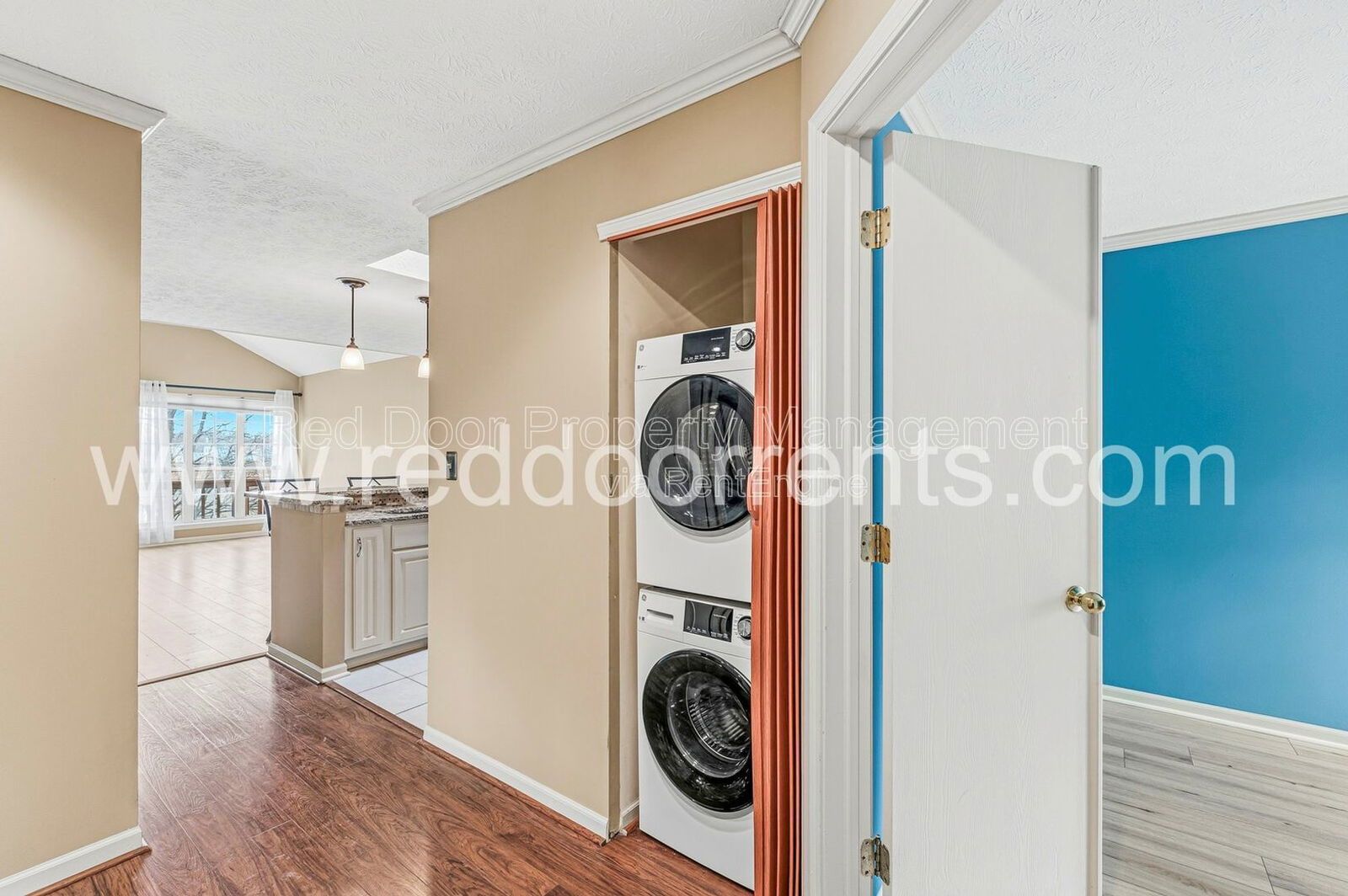 Stylish Waterfront Living Near Keystone at the Crossing property image