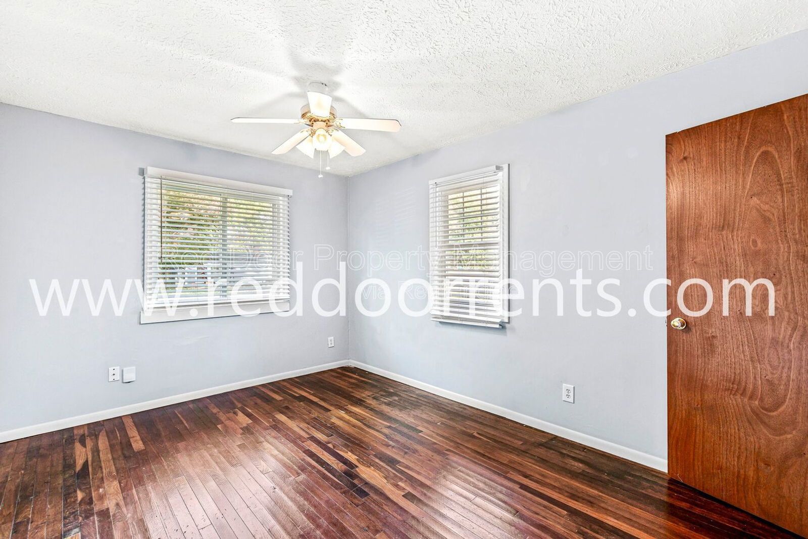 Check out this adorable and affordable 2 bedrooms/1 full bath home! property image