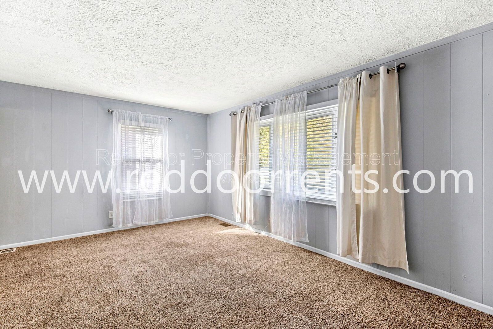 Check out this adorable and affordable 2 bedrooms/1 full bath home! property image