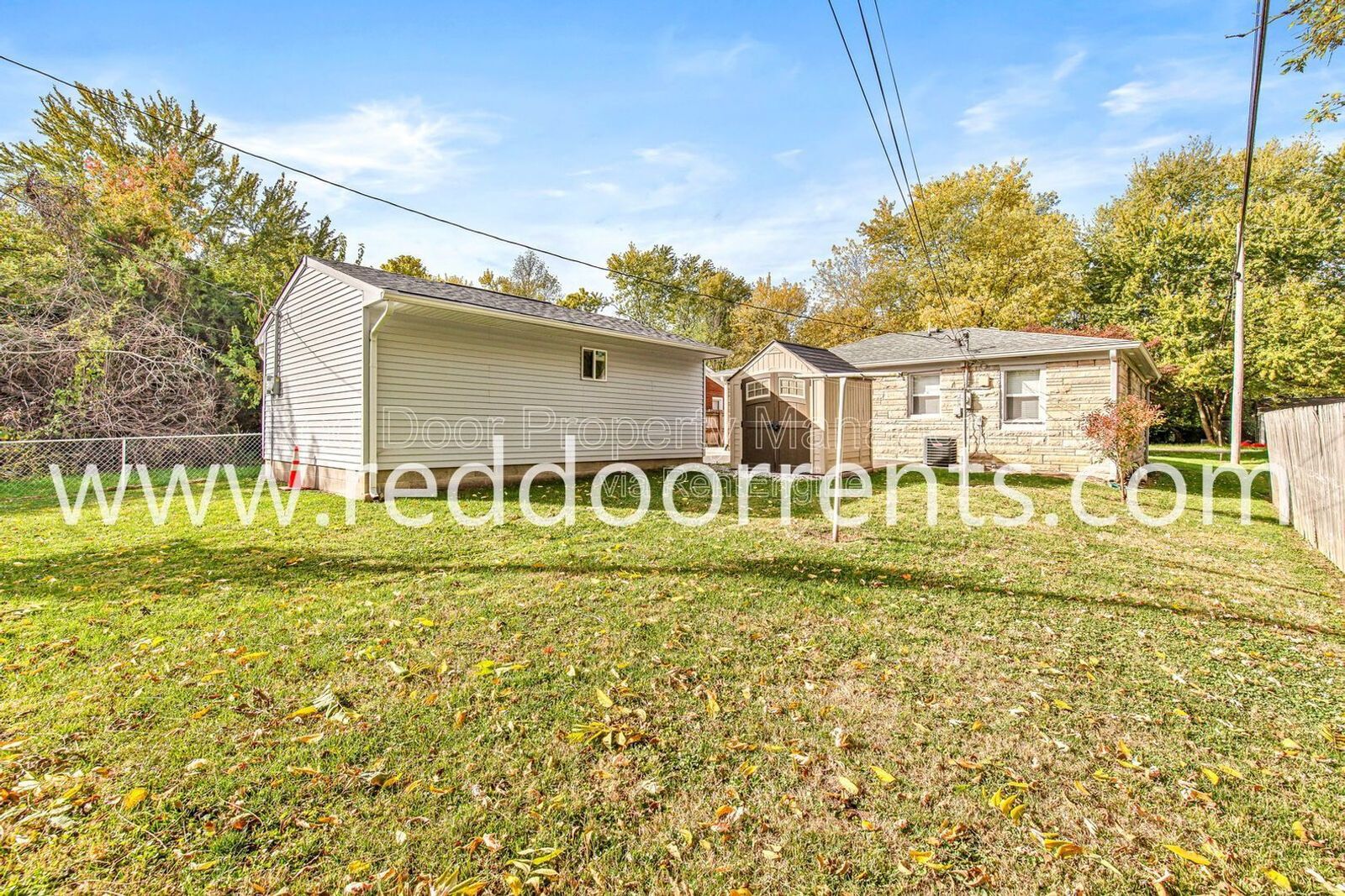 Check out this adorable and affordable 2 bedrooms/1 full bath home! property image