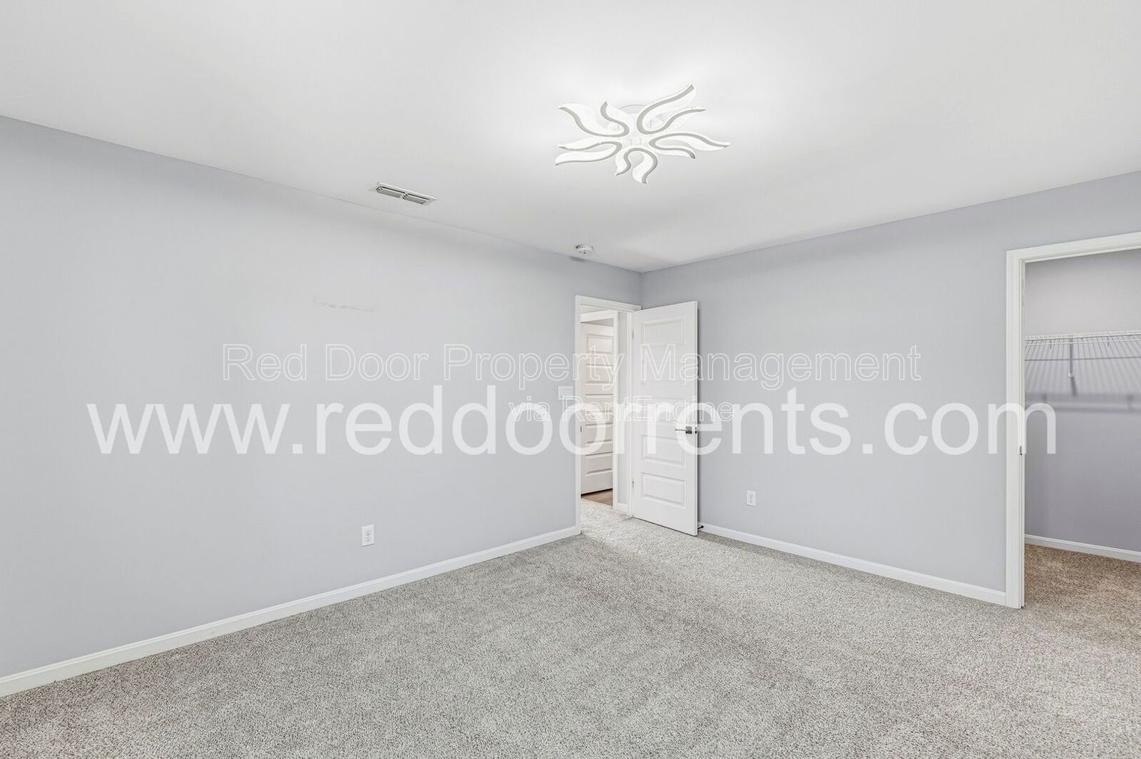 Spacious 5-Bedroom Home in Franklin Township – Modern Living in a Prime Location property image