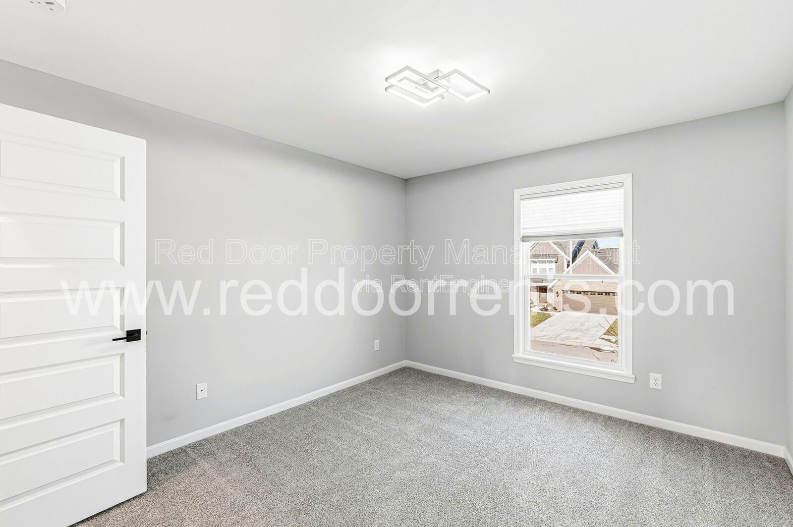 Spacious 5-Bedroom Home in Franklin Township – Modern Living in a Prime Location property image