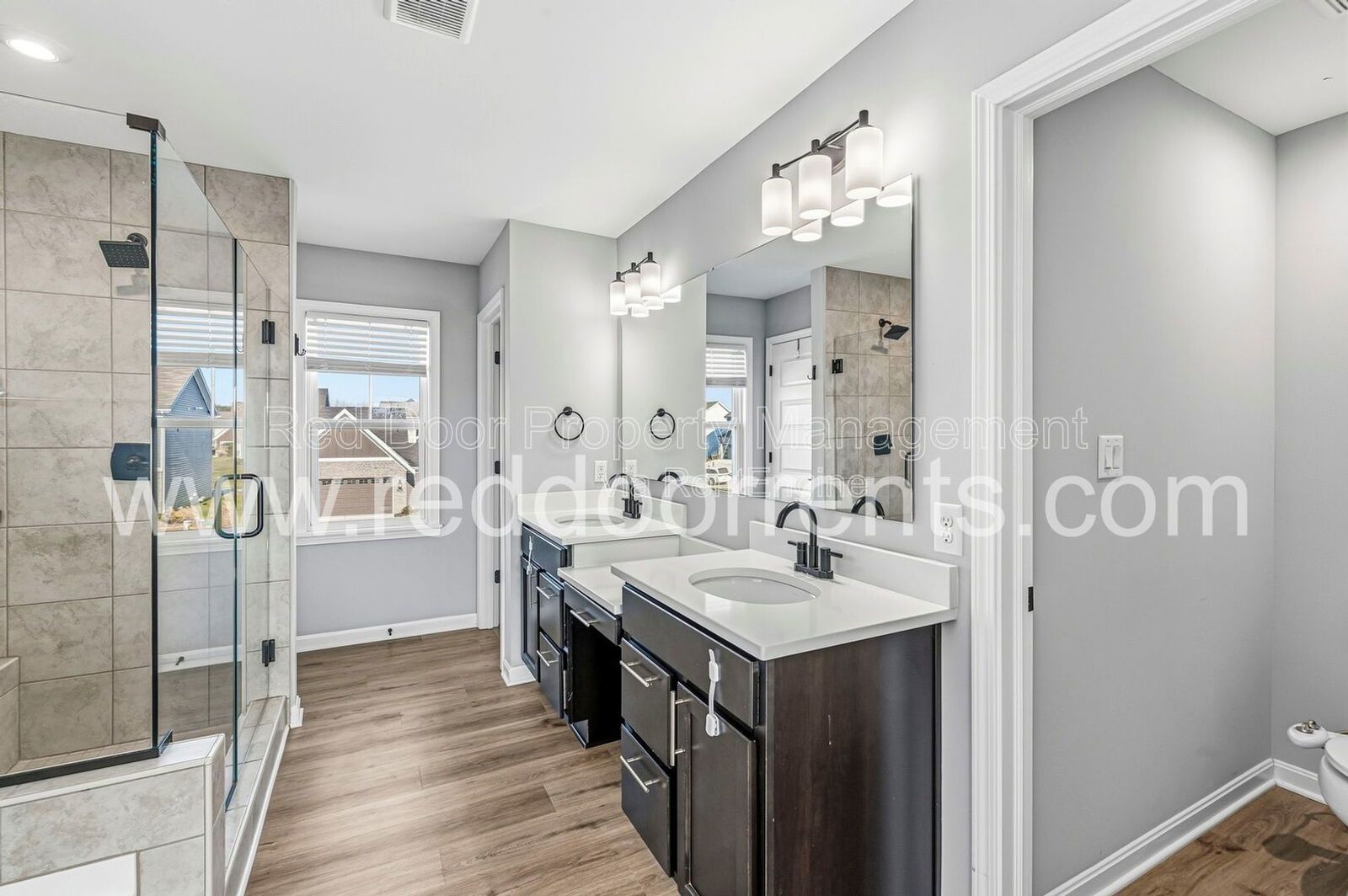 Spacious 5-Bedroom Home in Franklin Township – Modern Living in a Prime Location property image