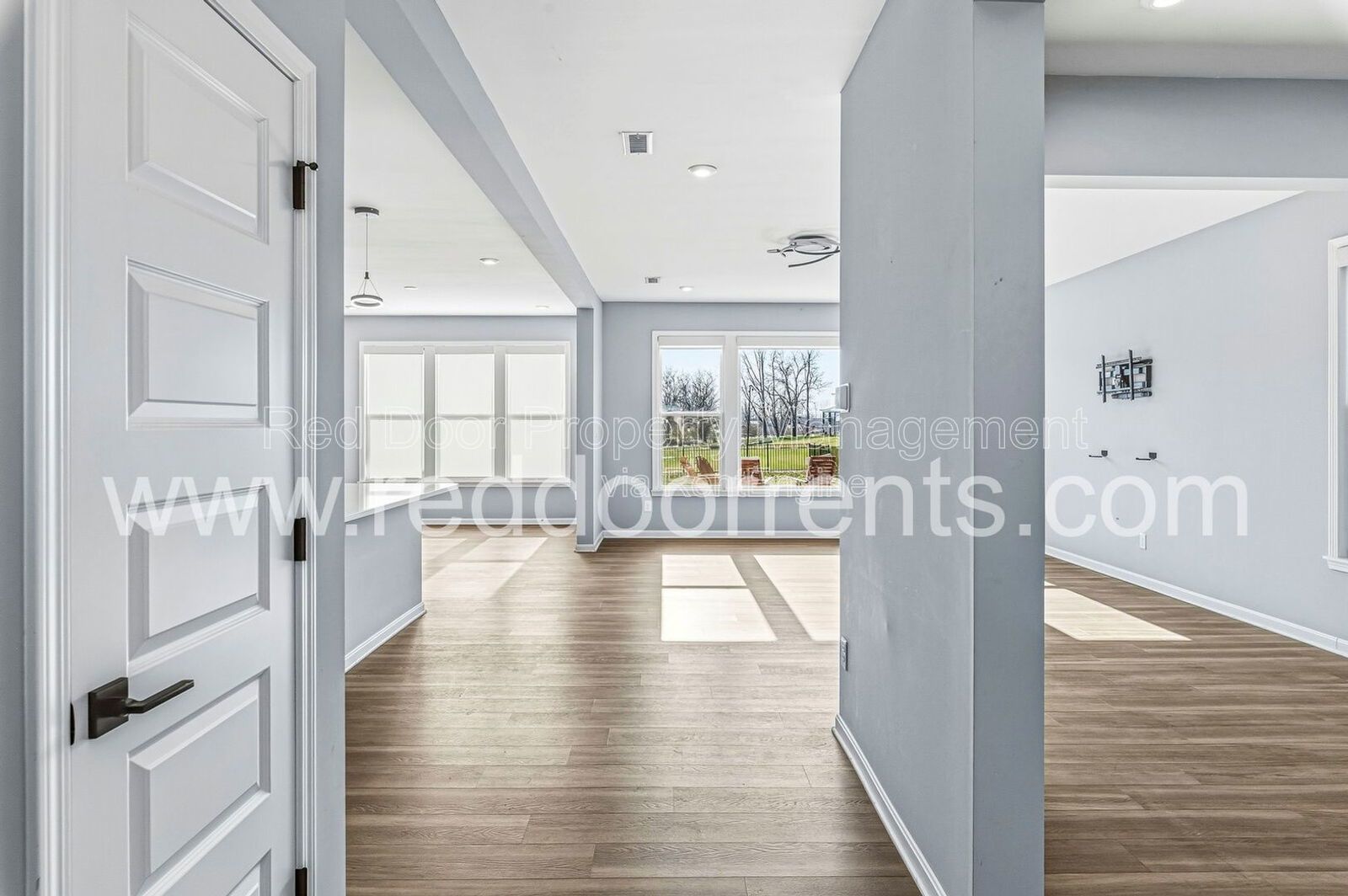 Spacious 5-Bedroom Home in Franklin Township – Modern Living in a Prime Location property image