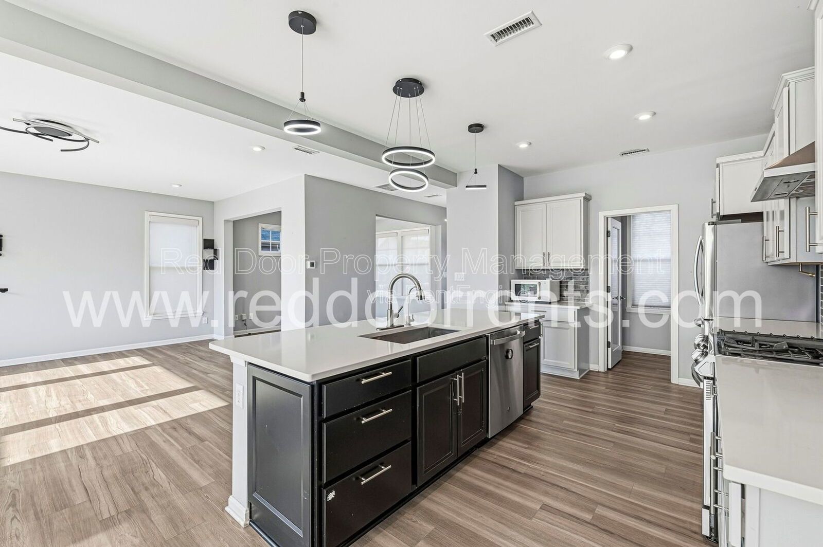 Spacious 5-Bedroom Home in Franklin Township – Modern Living in a Prime Location property image