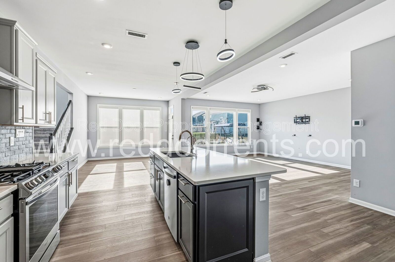 Spacious 5-Bedroom Home in Franklin Township – Modern Living in a Prime Location property image