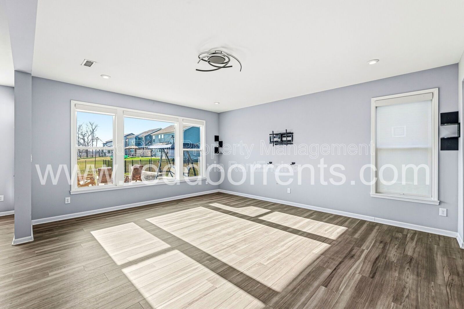 Spacious 5-Bedroom Home in Franklin Township – Modern Living in a Prime Location property image