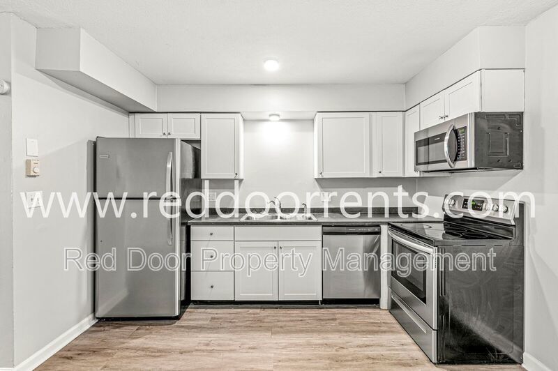 MOVE IN SPECIAL: HALF OFF THE FIRST MONTH’S RENT!! property image