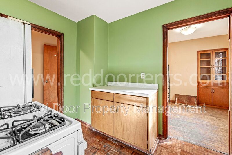 Charming 3-Bed Home with Separate Carriage Units in Indianapolis property image