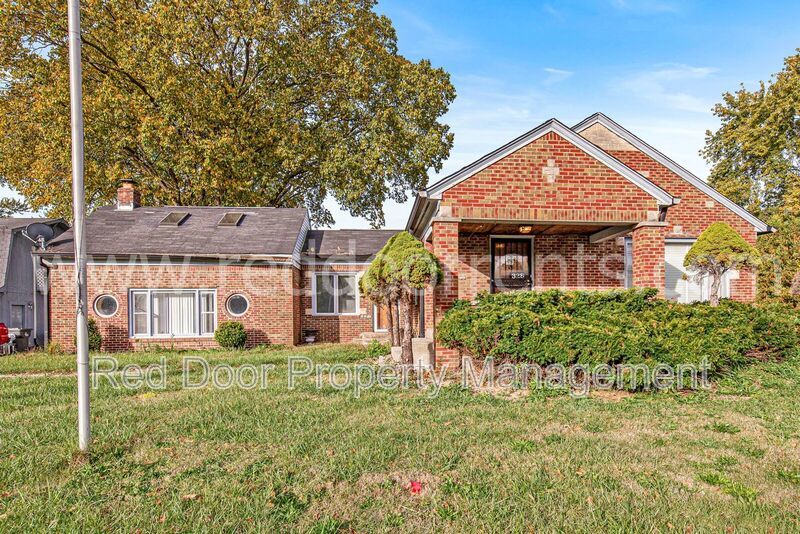 Charming 3-Bed Home with Separate Carriage Units in Indianapolis property image