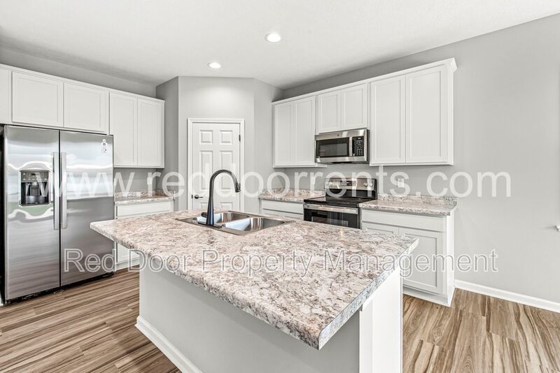 ✨ MOVE-IN SPECIAL: HALF OFF THE FIRST MONTH’S RENT!! ✨ property image