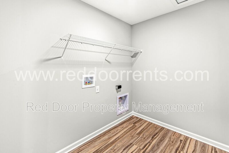 ✨ MOVE-IN SPECIAL: HALF OFF THE FIRST MONTH’S RENT!! ✨ property image