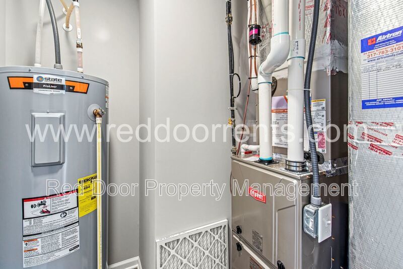 ✨ MOVE-IN SPECIAL: HALF OFF THE FIRST MONTH’S RENT!! ✨ property image