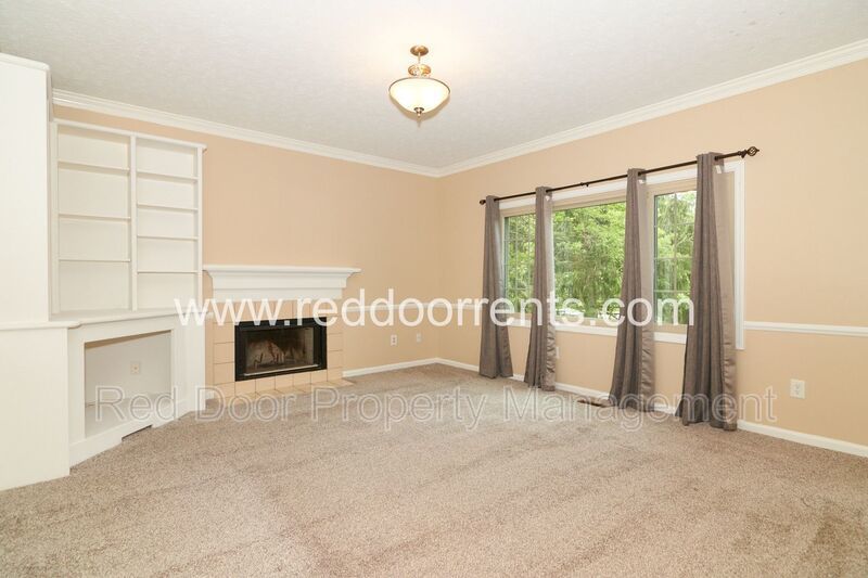 Coming Soon! A SINGLE-FAMILY HOME SITUATED DOWN THE STREET property image