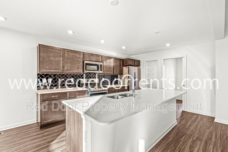 Bright & Modern Brand New Home with Over 4,300 sq ft in Avon property image