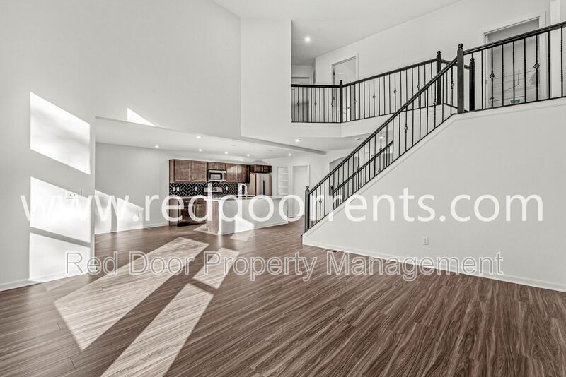 Bright & Modern Brand New Home with Over 4,300 sq ft in Avon property image